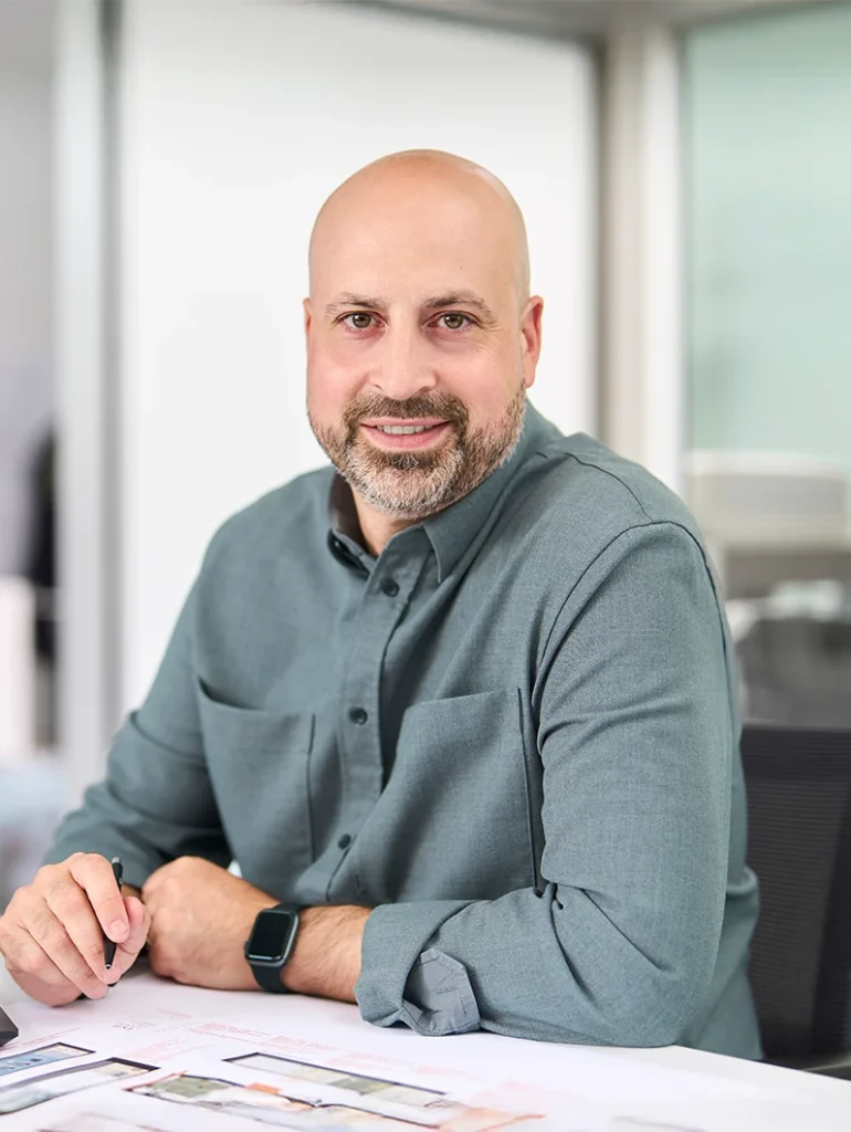 Portrait von Massimiliano, Baukoordinator.